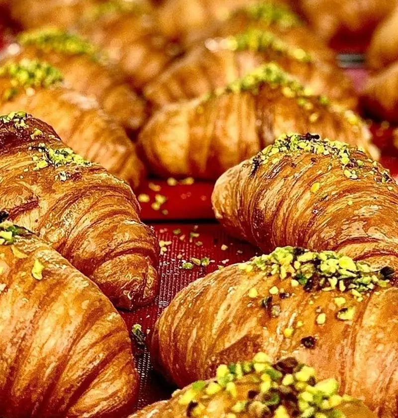 Croissant al pistacchio — colazione Cristina Hotel Storyville